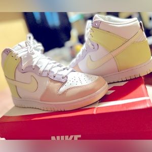 Size 10 Women Nike dunk high